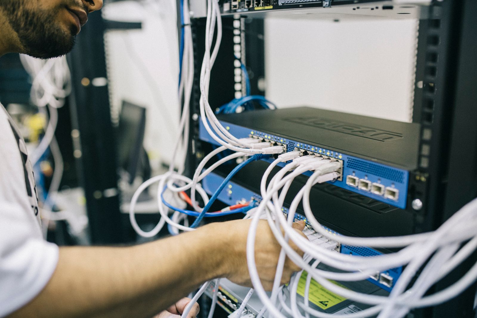 MCP (Model Context Protocol) : le standard qui connecte les IA à vos outils